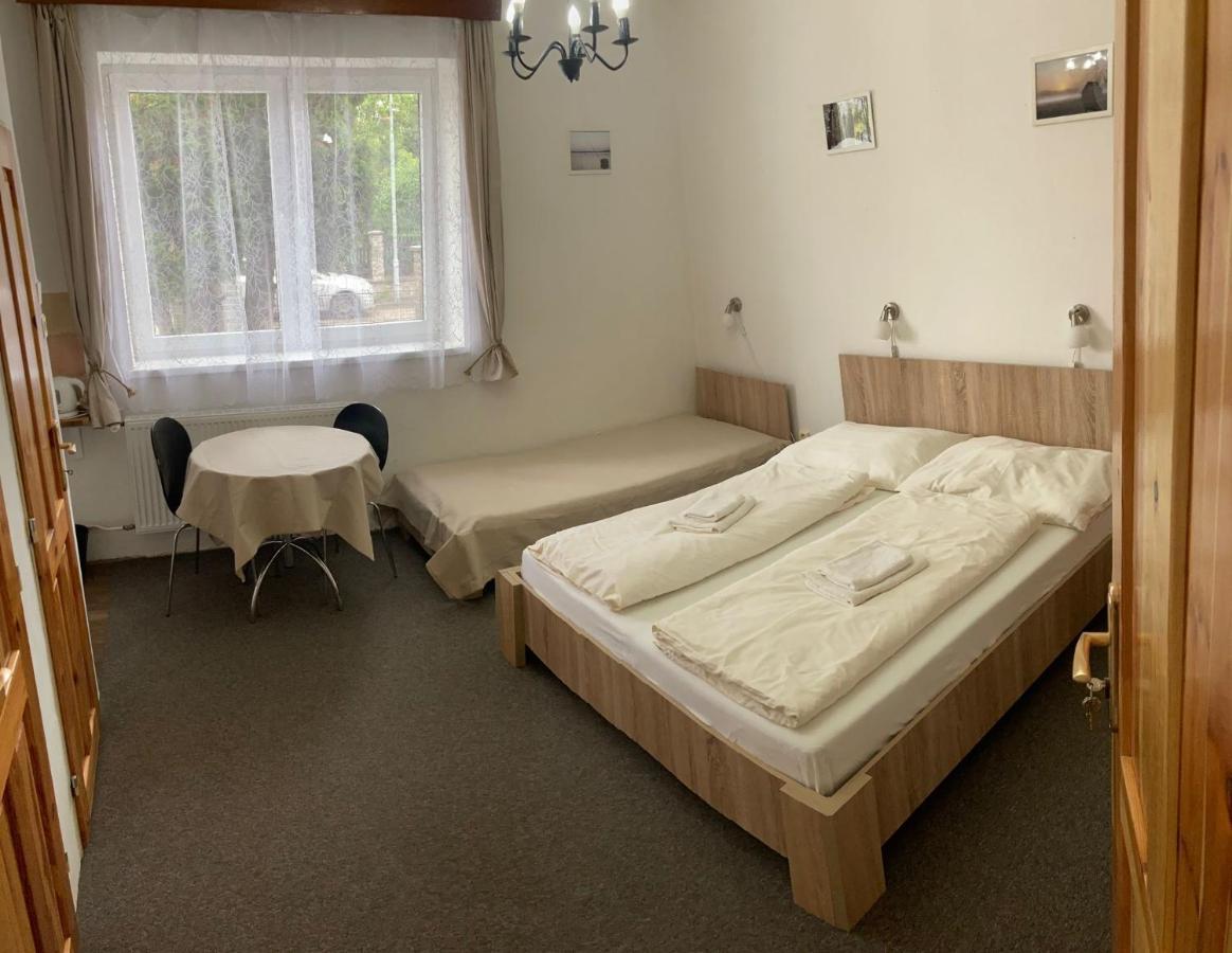 Penzion U Thuje Třeboň Exterior foto